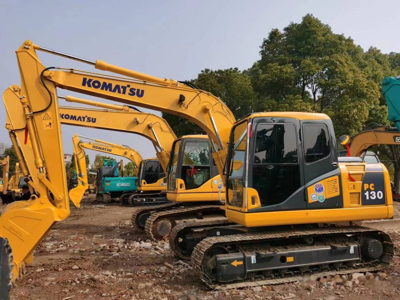 Komatsu PC130 - حفارات زحافة: صور 3 Komatsu PC130 - حفارات زحافة: صور 3