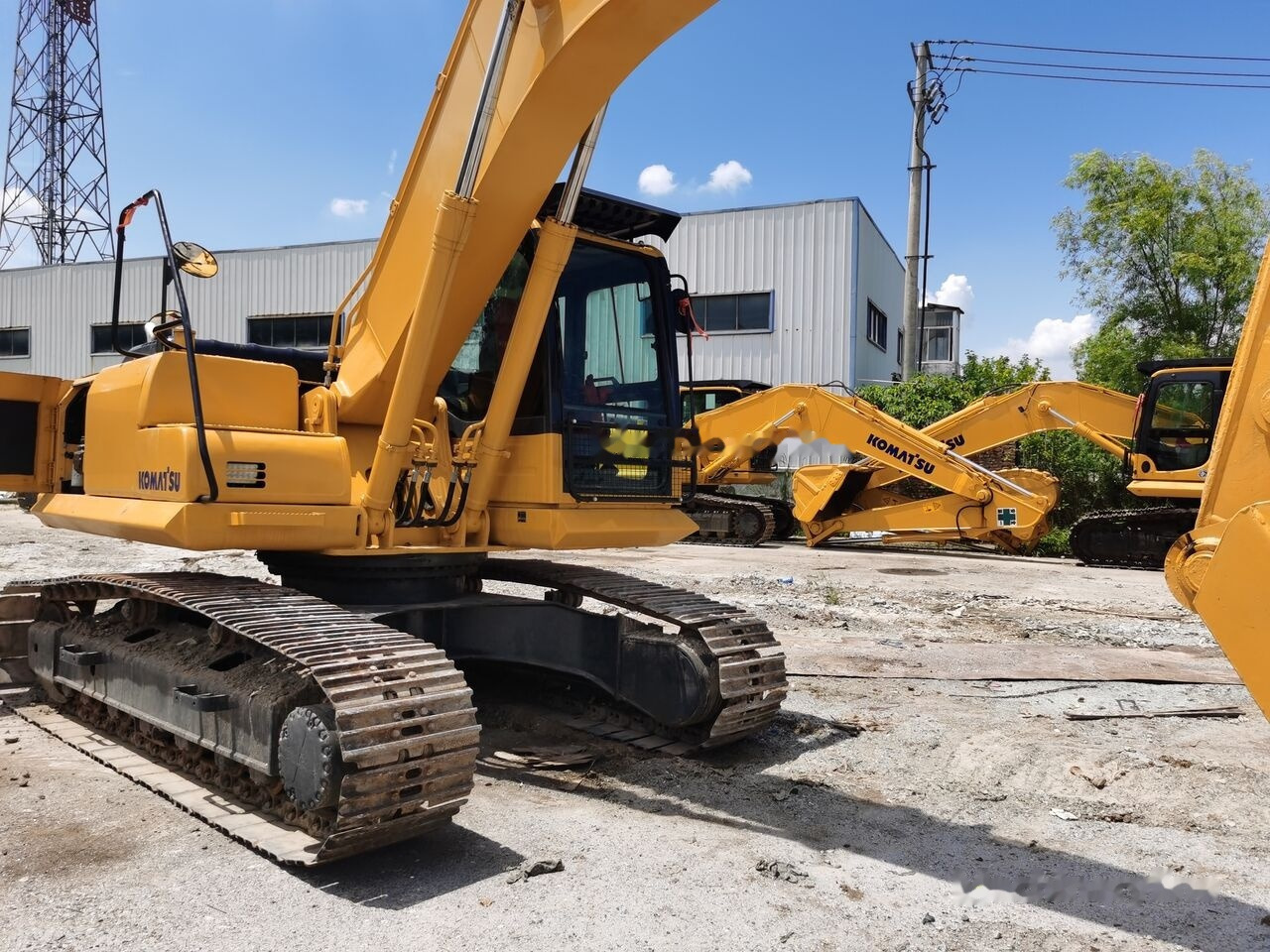 Komatsu PC200 - حفارات زحافة: صور 4 Komatsu PC200 - حفارات زحافة: صور 4