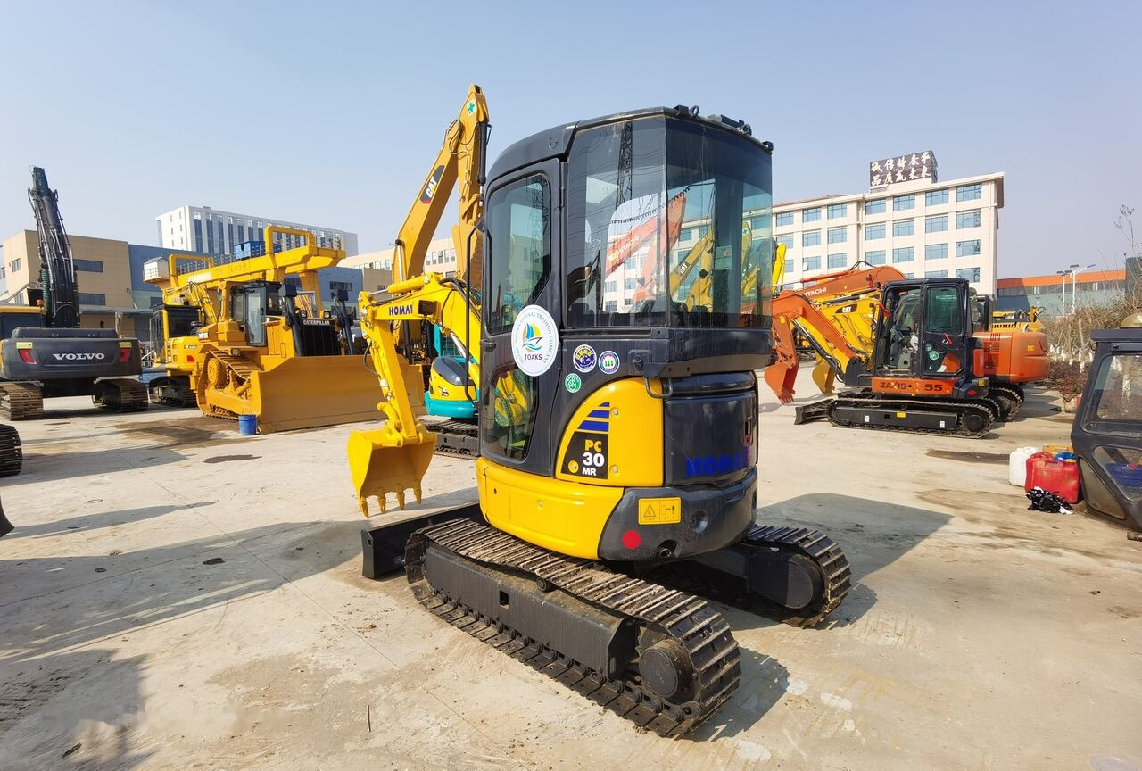 Komatsu PC30MR - حفارة مصغرة: صور 3 Komatsu PC30MR - حفارة مصغرة: صور 3