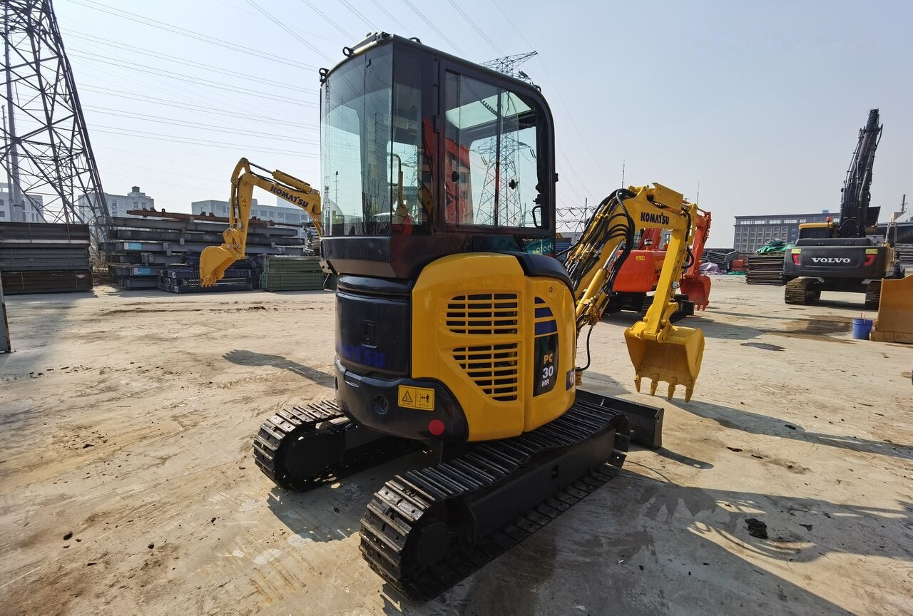 Komatsu PC30MR - حفارة مصغرة: صور 5 Komatsu PC30MR - حفارة مصغرة: صور 5