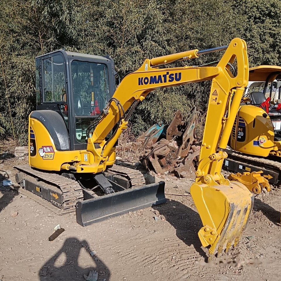 Komatsu PC30MR - حفارة مصغرة: صور 2 Komatsu PC30MR - حفارة مصغرة: صور 2