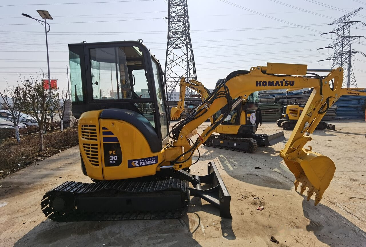 Komatsu PC30MR - حفارة مصغرة: صور 1 Komatsu PC30MR - حفارة مصغرة: صور 1