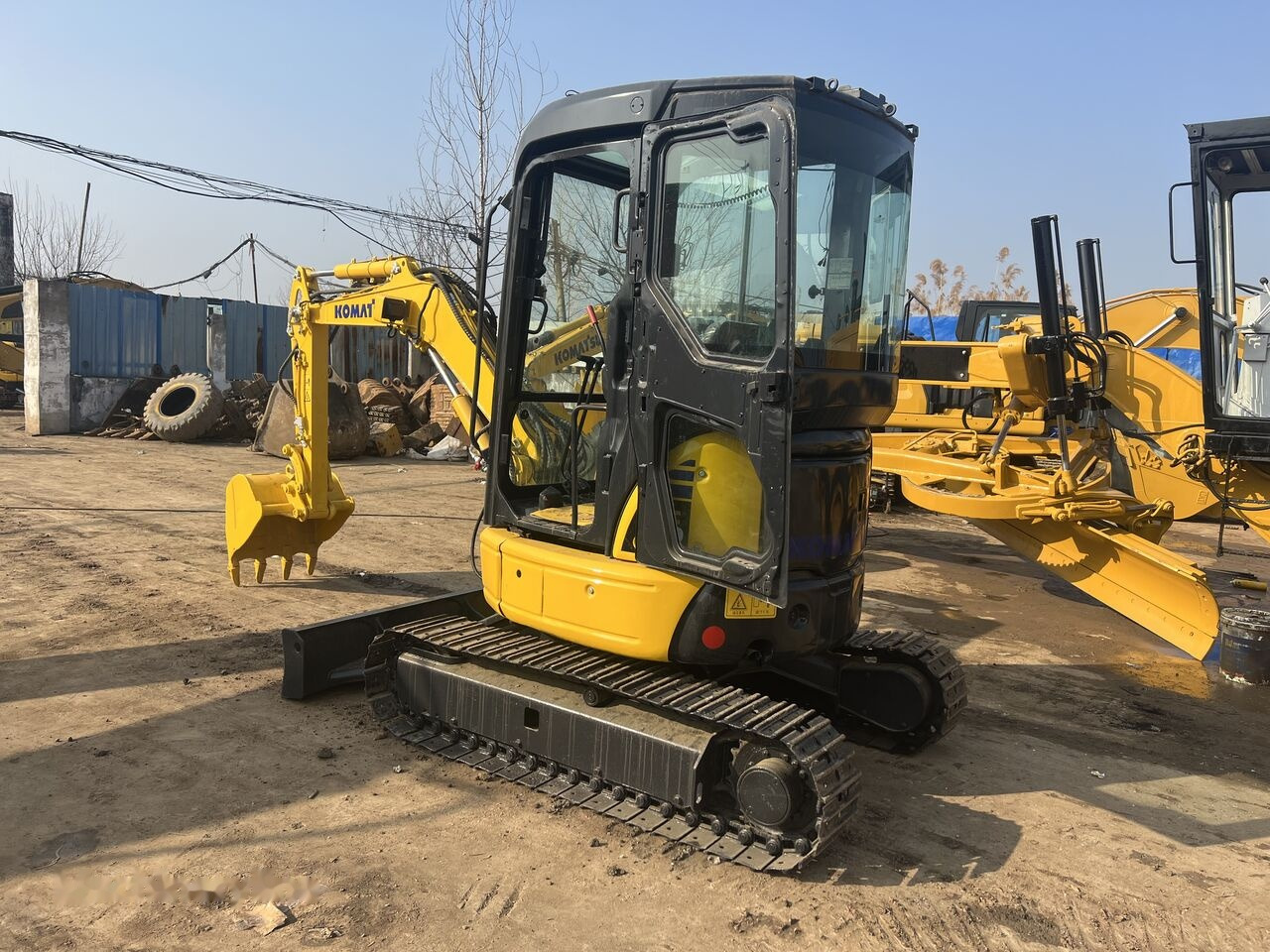 Komatsu PC30MR - حفارة مصغرة: صور 2 Komatsu PC30MR - حفارة مصغرة: صور 2