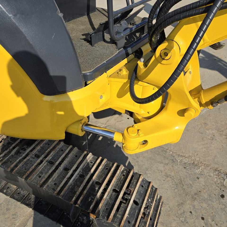 Komatsu PC35MR - حفارة مصغرة: صور 4 Komatsu PC35MR - حفارة مصغرة: صور 4