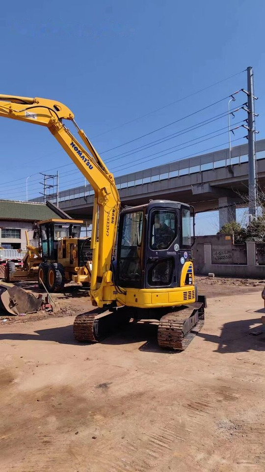 Komatsu PC50MR-2 - حفارة مصغرة: صور 4 Komatsu PC50MR-2 - حفارة مصغرة: صور 4