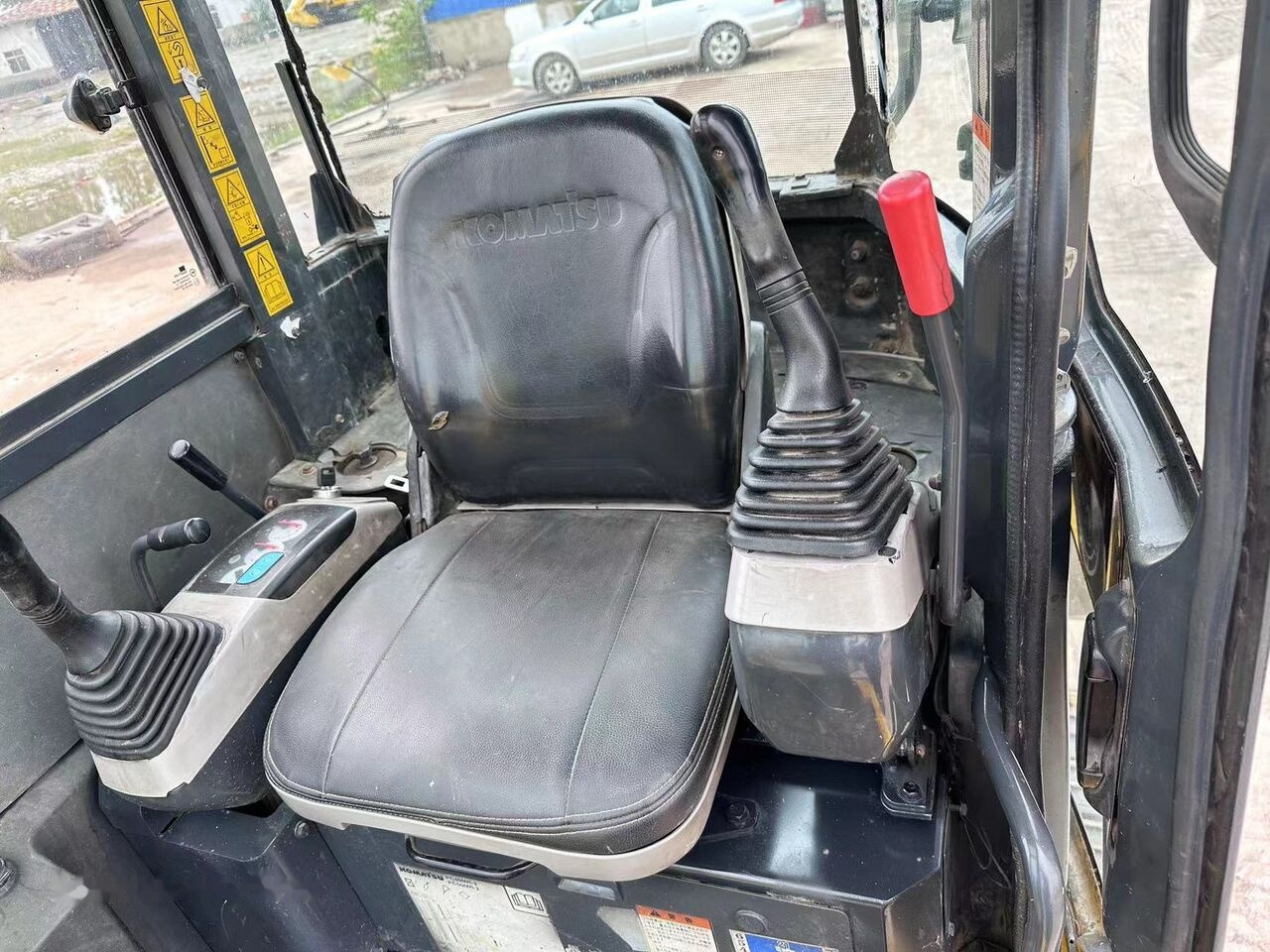 Komatsu PC50MR - حفارة مصغرة: صور 5 Komatsu PC50MR - حفارة مصغرة: صور 5