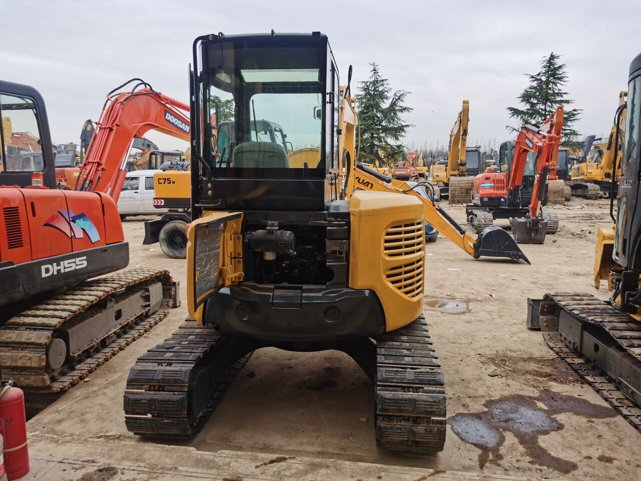 Komatsu PC50MR - حفارة مصغرة: صور 1 Komatsu PC50MR - حفارة مصغرة: صور 1
