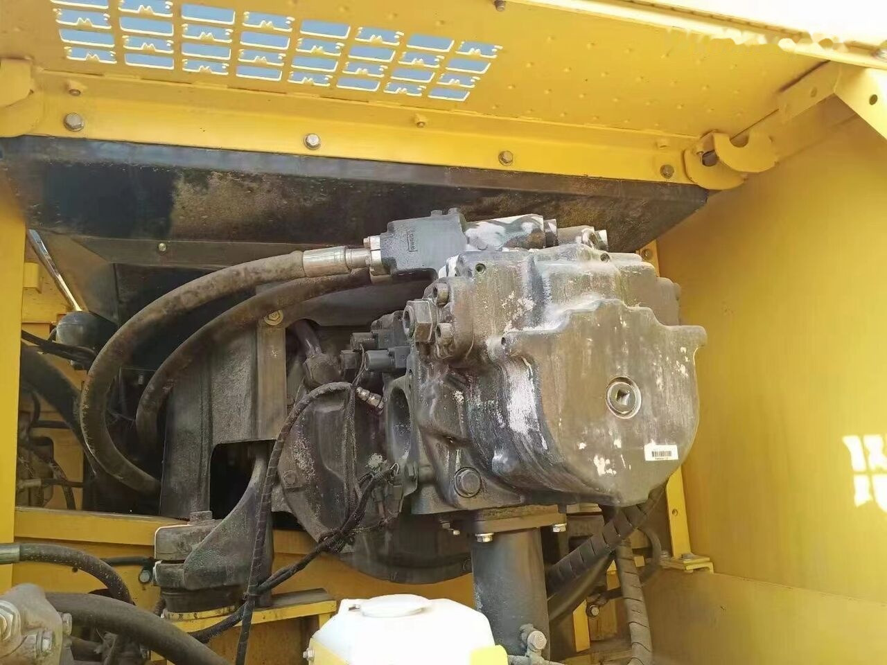 Komatsu pc400-8 - حفارات زحافة: صور 1 Komatsu pc400-8 - حفارات زحافة: صور 1