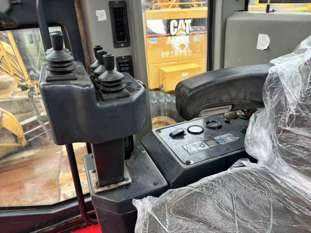 LIUGONG 420 - آلة تسوية الأرض: صور 4 LIUGONG 420 - آلة تسوية الأرض: صور 4