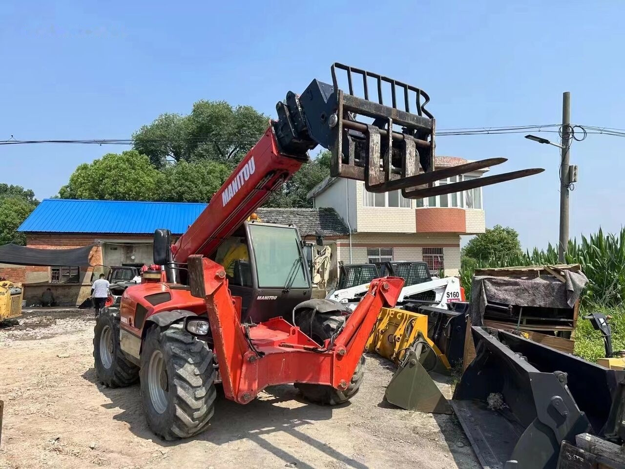 Manitou MT1740 - رافعة تلسكوبية: صور 1 Manitou MT1740 - رافعة تلسكوبية: صور 1