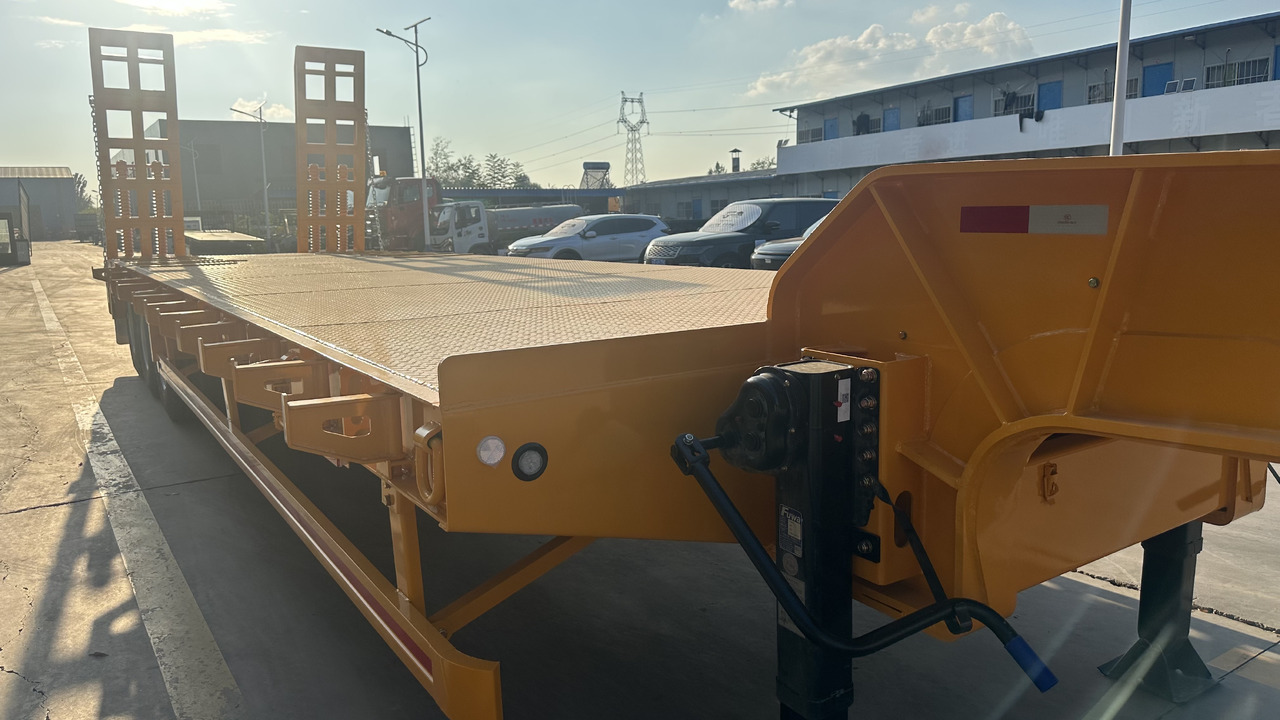 New low bed with hydraulic ladder - نصف مقطورة مسطحة: صور 2 New low bed with hydraulic ladder - نصف مقطورة مسطحة: صور 2