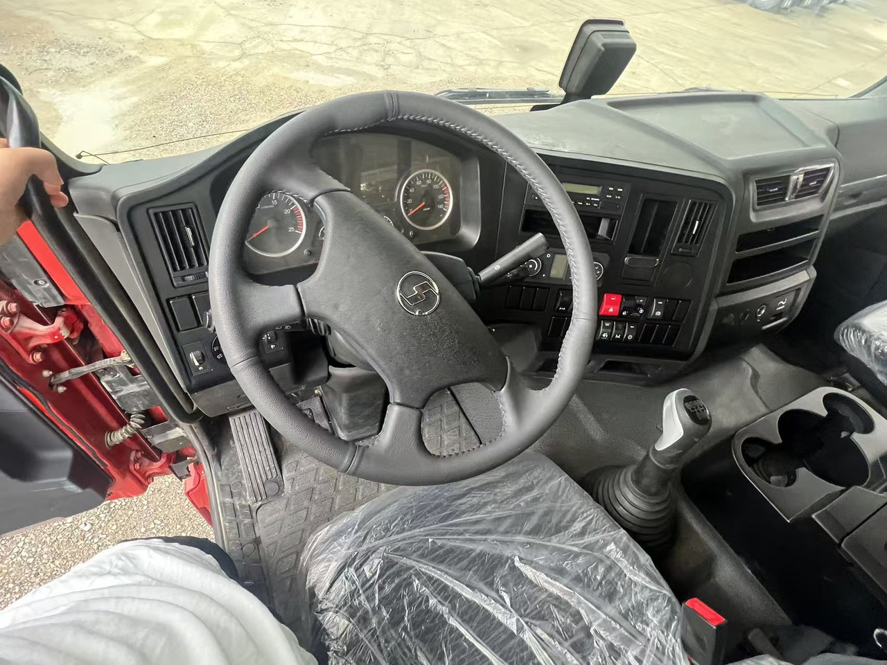 شاحنة جرار SHACMAN X3000: صور 10