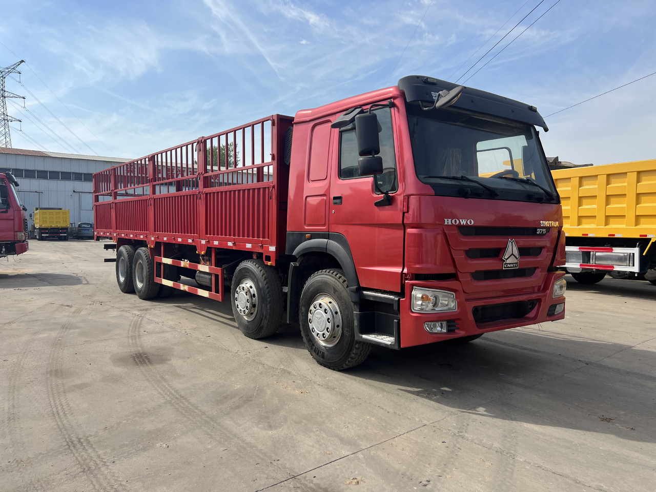 SINOTRUK HOWO 8*4 Fence Truck - شاحنة: صور 1 SINOTRUK HOWO 8*4 Fence Truck - شاحنة: صور 1