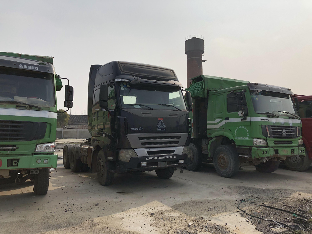 SINOTRUK HOWO A7 - شاحنة جرار: صور 1 SINOTRUK HOWO A7 - شاحنة جرار: صور 1
