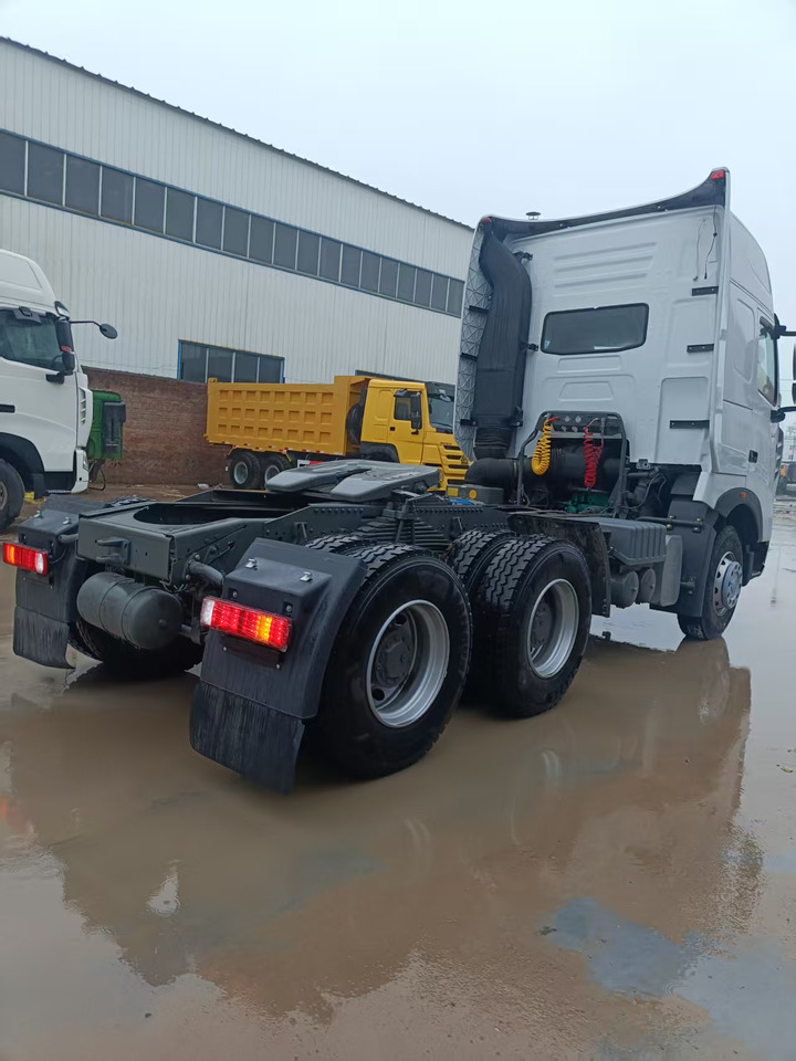 SINOTRUK HOWO A7 - شاحنة جرار: صور 3 SINOTRUK HOWO A7 - شاحنة جرار: صور 3