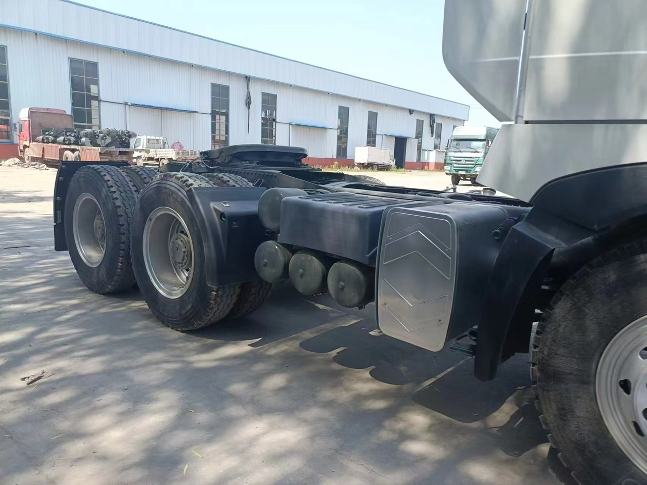 SINOTRUK HOWO A7 - شاحنة جرار: صور 4 SINOTRUK HOWO A7 - شاحنة جرار: صور 4