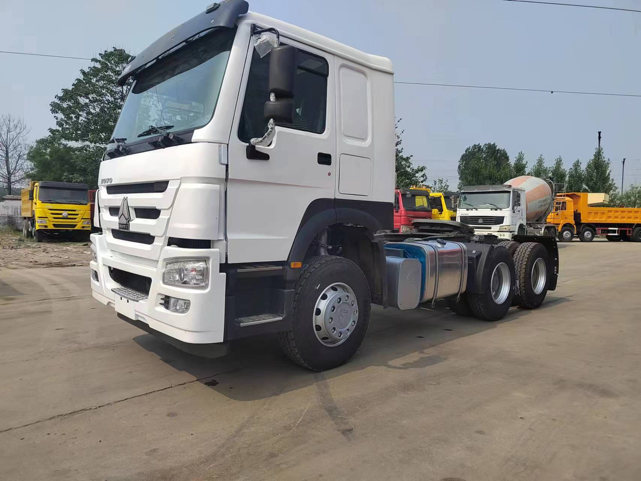 SINOTRUK HOWO trailer ead - شاحنة جرار: صور 1 SINOTRUK HOWO trailer ead - شاحنة جرار: صور 1