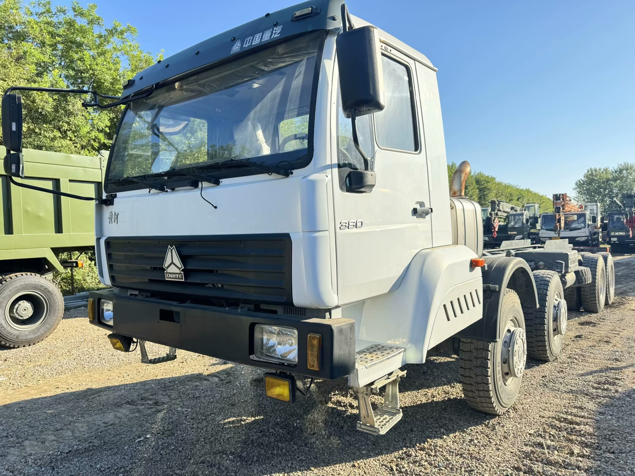 SINOTRUK HOWO - شاحنة جرار: صور 1 SINOTRUK HOWO - شاحنة جرار: صور 1