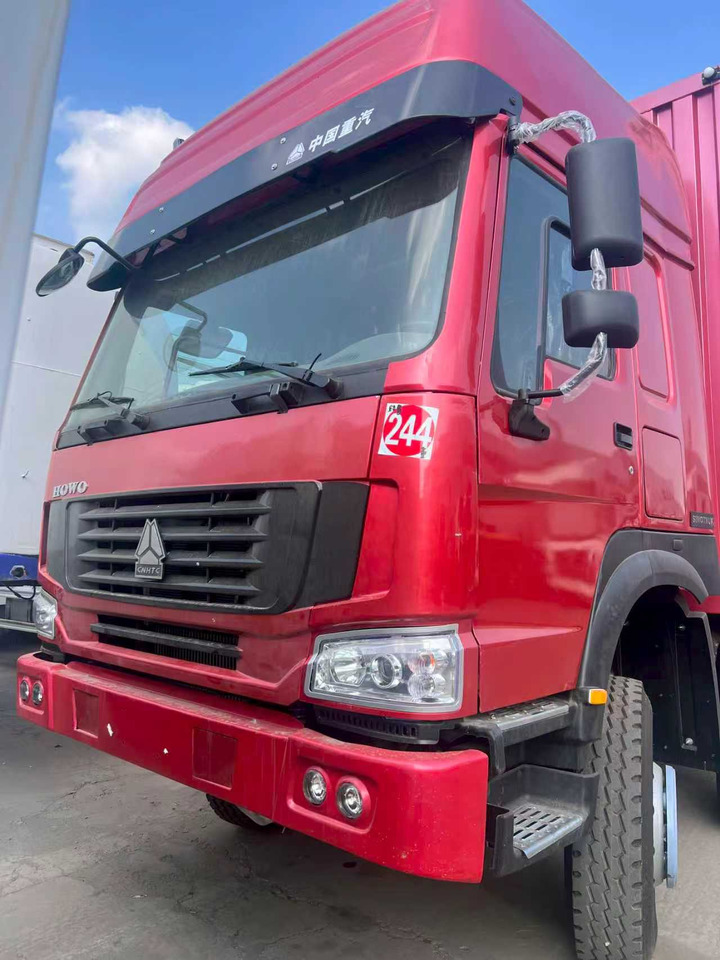 بصندوق مغلق شاحنة SINOTRUK HOWO: صور 10