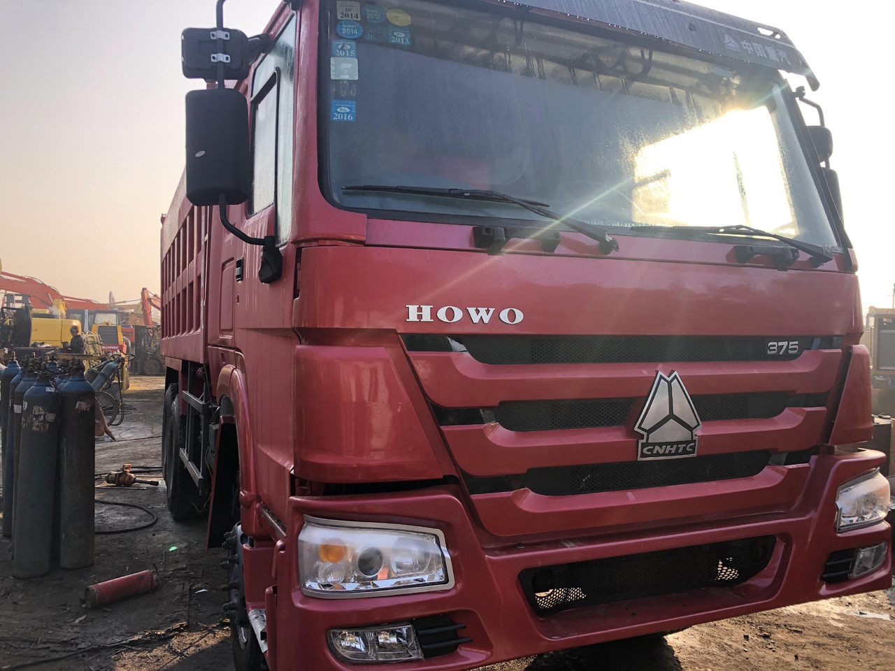 SINOTRUK HOWO - قلابات: صور 2 SINOTRUK HOWO - قلابات: صور 2