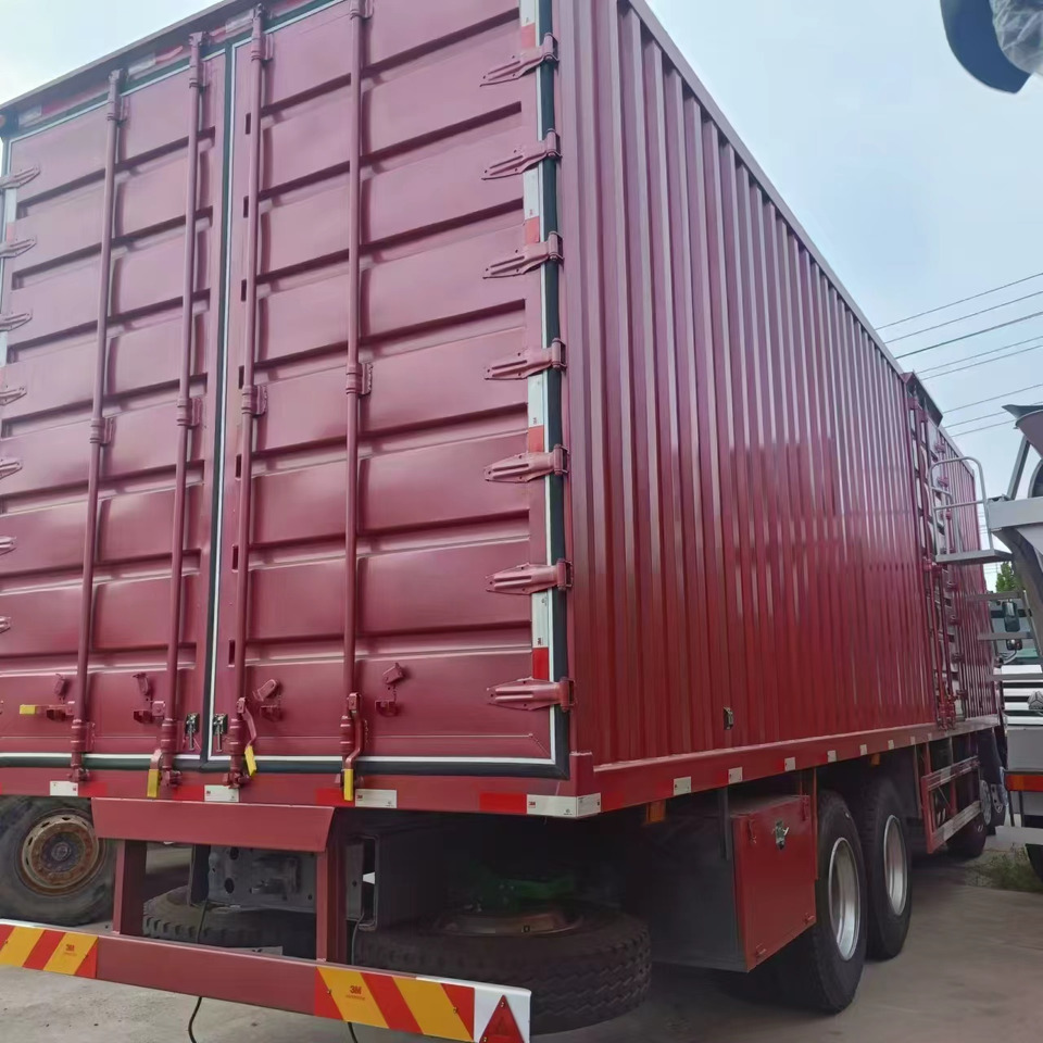 SINOTRUK HOWO - بصندوق مغلق شاحنة: صور 5 SINOTRUK HOWO - بصندوق مغلق شاحنة: صور 5