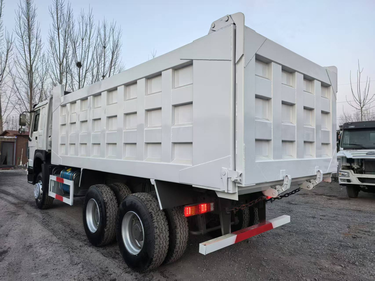 SINOTRUK Howo 6*4 - قلابات: صور 5 SINOTRUK Howo 6*4 - قلابات: صور 5