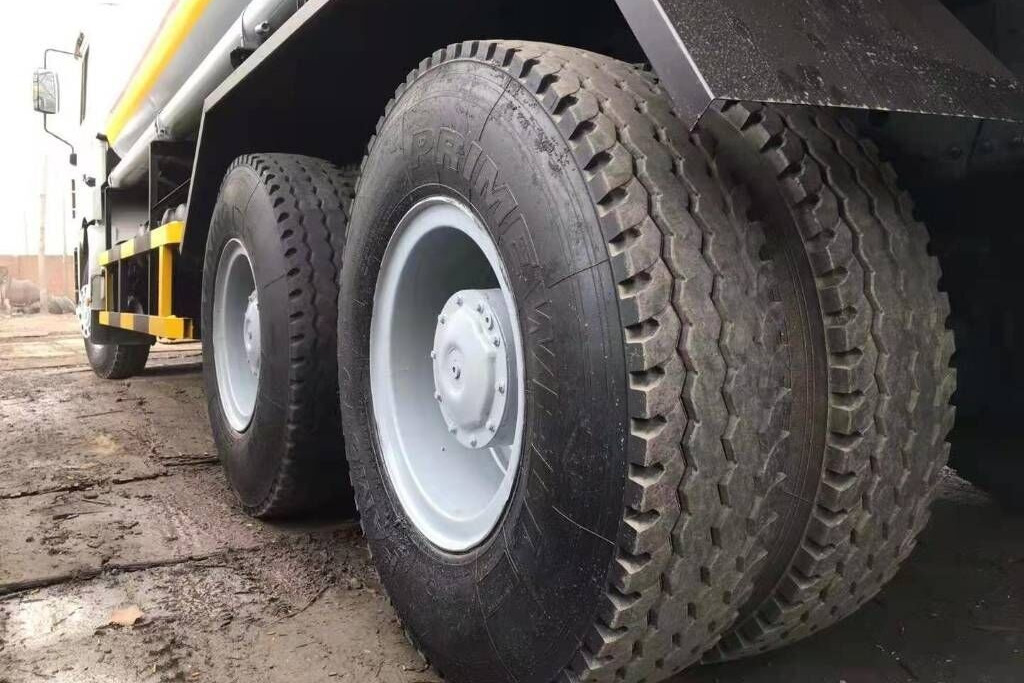 Shacman F3000 - شاحنة صهريج: صور 5 Shacman F3000 - شاحنة صهريج: صور 5