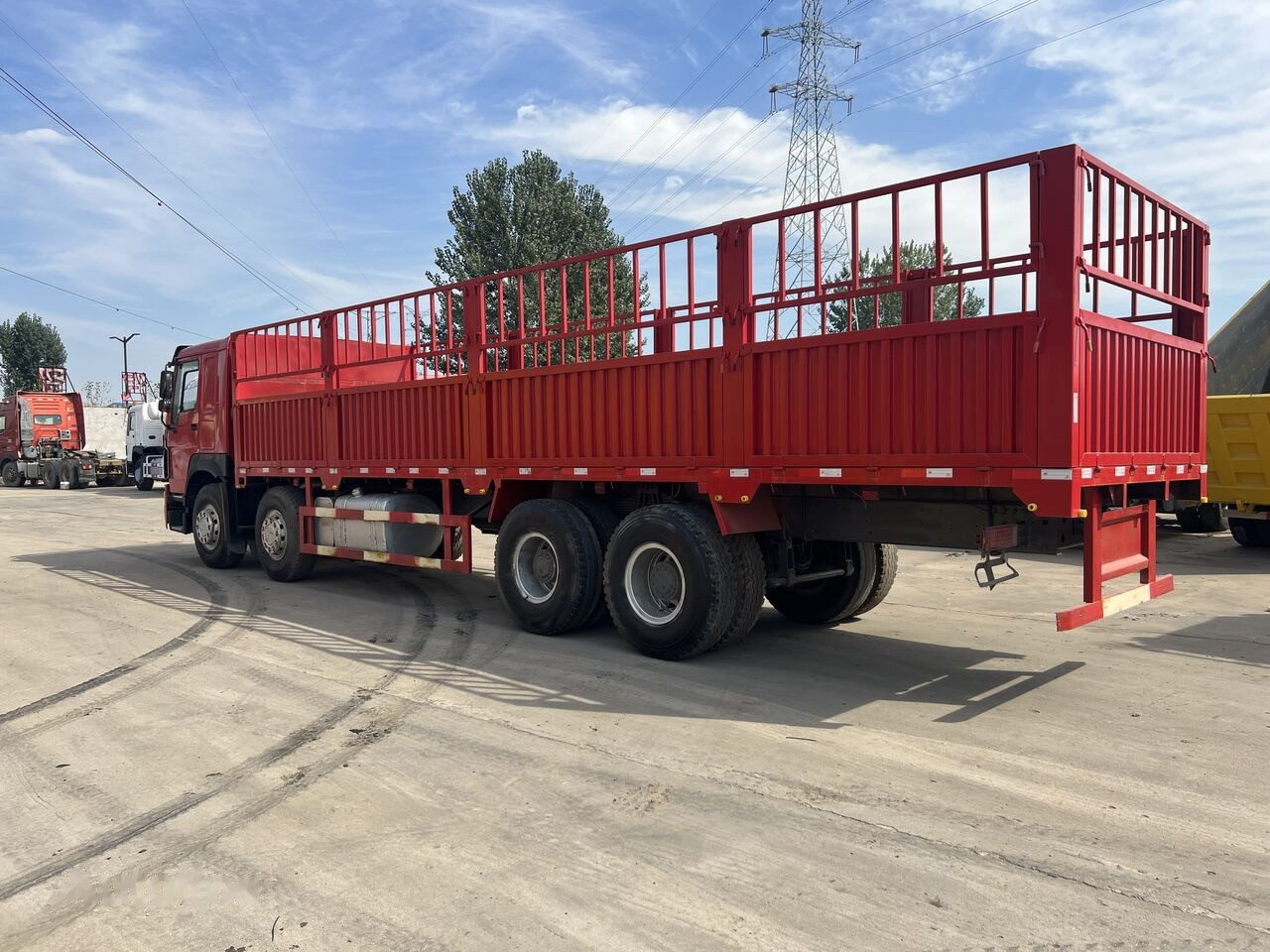 Sinotruk Howo Howo 8*4 - شاحنات مسطحة: صور 2 Sinotruk Howo Howo 8*4 - شاحنات مسطحة: صور 2