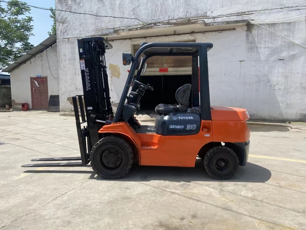 Toyota FD30 - رافعة شوكية ديزل: صور 1 Toyota FD30 - رافعة شوكية ديزل: صور 1
