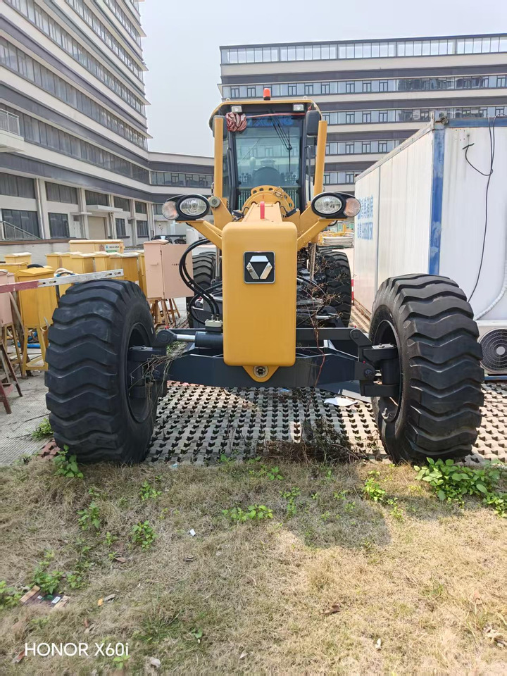 XCMG GR1653 - آلة تسوية الأرض: صور 2 XCMG GR1653 - آلة تسوية الأرض: صور 2