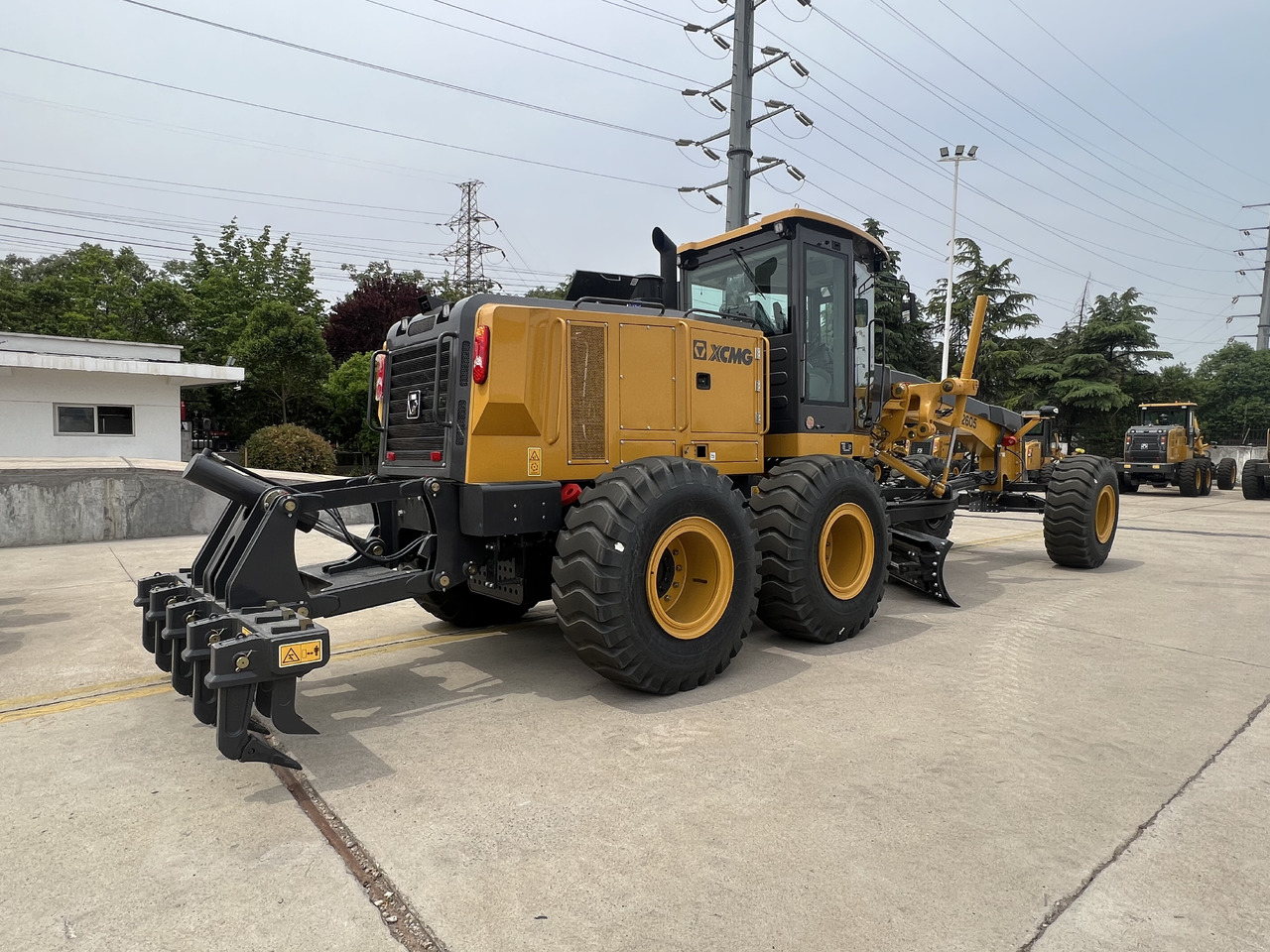 XCMG GR2605 - آلة تسوية الأرض: صور 1 XCMG GR2605 - آلة تسوية الأرض: صور 1