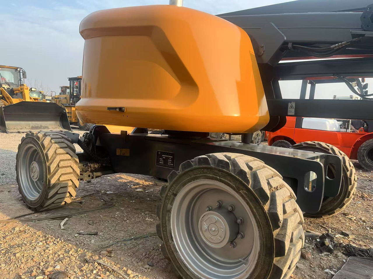XCMG GTBZ14 aerial platform - مصاعد الازدهار محمولة على شاحنة: صور 4 XCMG GTBZ14 aerial platform - مصاعد الازدهار محمولة على شاحنة: صور 4