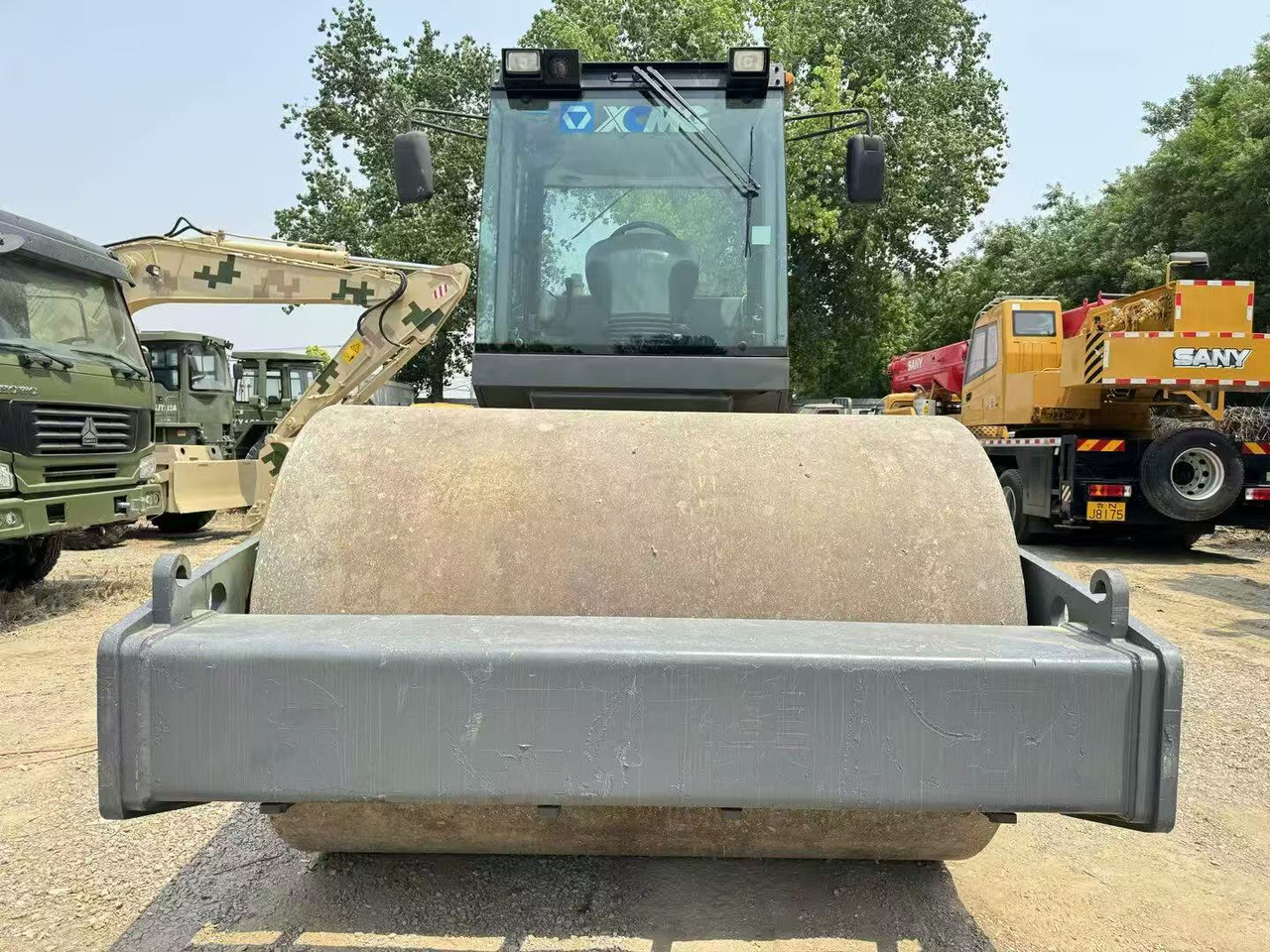 XCMG XS142J - مدحلة الأسفلت: صور 4 XCMG XS142J - مدحلة الأسفلت: صور 4