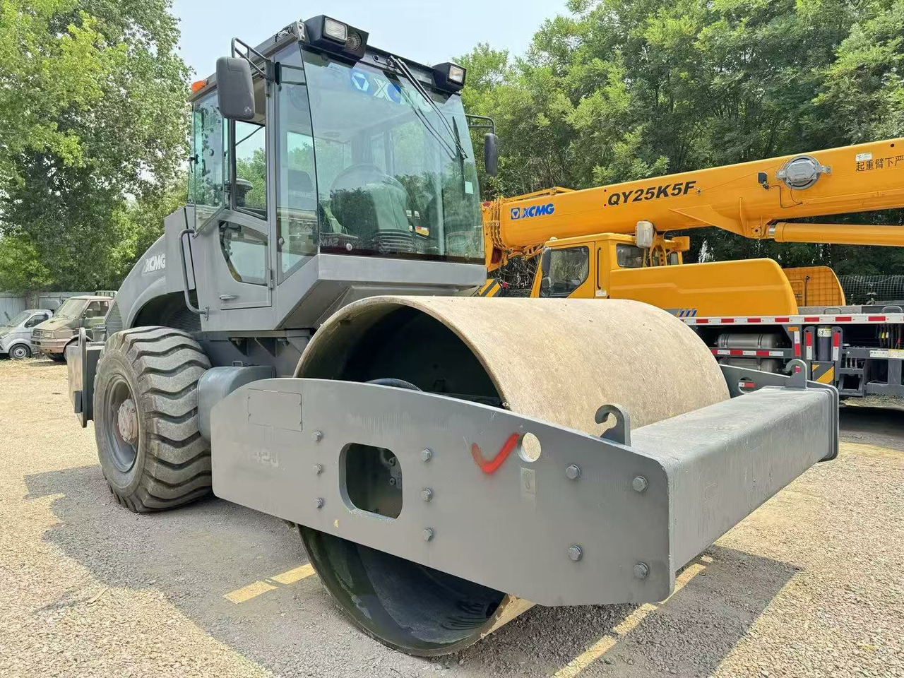XCMG XS142J - مدحلة الأسفلت: صور 3 XCMG XS142J - مدحلة الأسفلت: صور 3