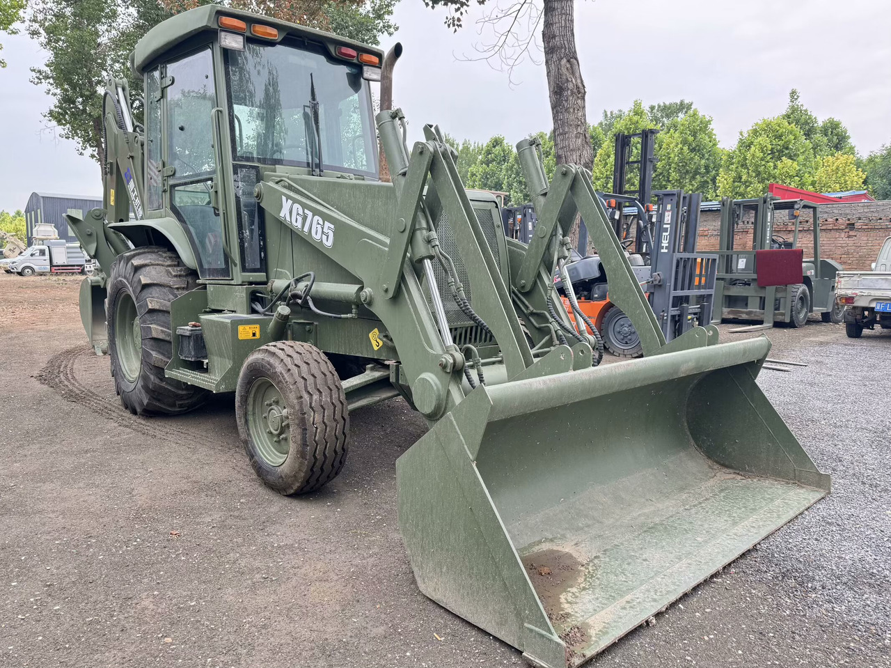 XIAGONG XG765 - حفار متعدد الاستخدام: صور 4 XIAGONG XG765 - حفار متعدد الاستخدام: صور 4