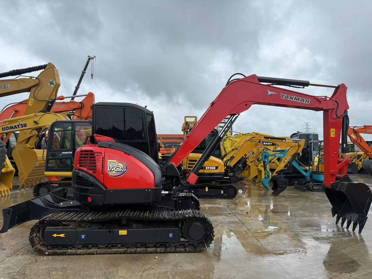 Yanmar Vio80 - حفارة مصغرة: صور 5 Yanmar Vio80 - حفارة مصغرة: صور 5