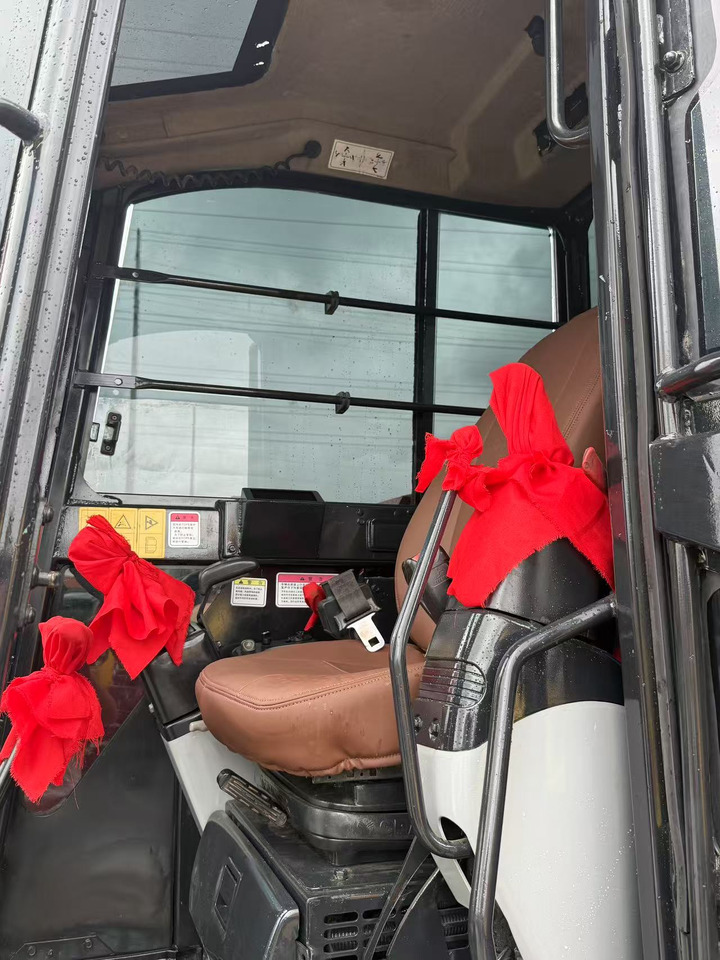 Yanmar Vio80 - حفارة مصغرة: صور 3 Yanmar Vio80 - حفارة مصغرة: صور 3