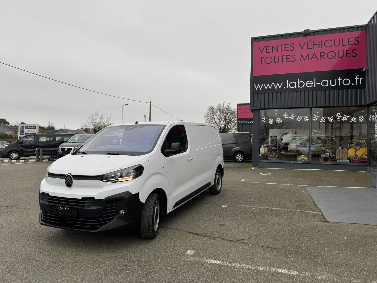 CITROEN Jumpy M 2.0 BlueHDi - 145 S&S - BV EAT8 III FOURGON . PHASE 2 - فان: صور 1 CITROEN Jumpy M 2.0 BlueHDi - 145 S&S - BV EAT8 III FOURGON . PHASE 2 - فان: صور 1