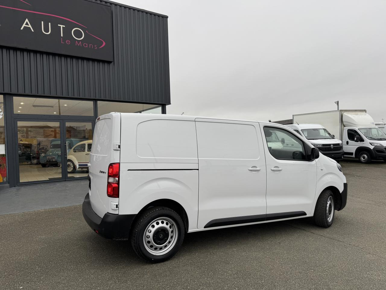 CITROEN Jumpy M 2.0 BlueHDi - 145 S&S - BV EAT8 III FOURGON . PHASE 2 - فان: صور 5 CITROEN Jumpy M 2.0 BlueHDi - 145 S&S - BV EAT8 III FOURGON . PHASE 2 - فان: صور 5