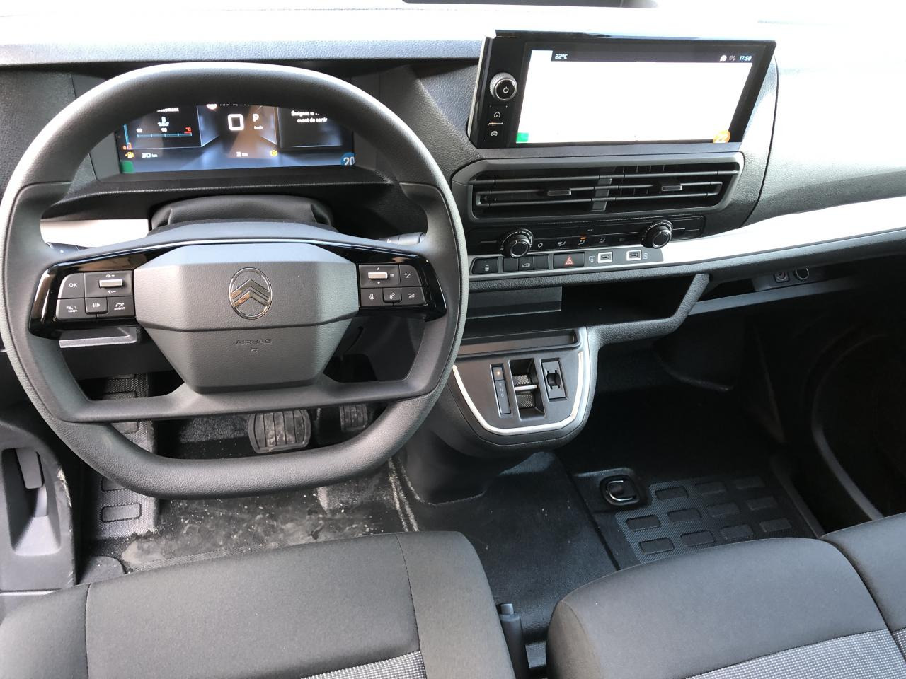 CITROEN Jumpy M 2.0 BlueHDi - 180 S&S - BV EAT8 III FOURGON . PHASE 2 - فان: صور 4 CITROEN Jumpy M 2.0 BlueHDi - 180 S&S - BV EAT8 III FOURGON . PHASE 2 - فان: صور 4