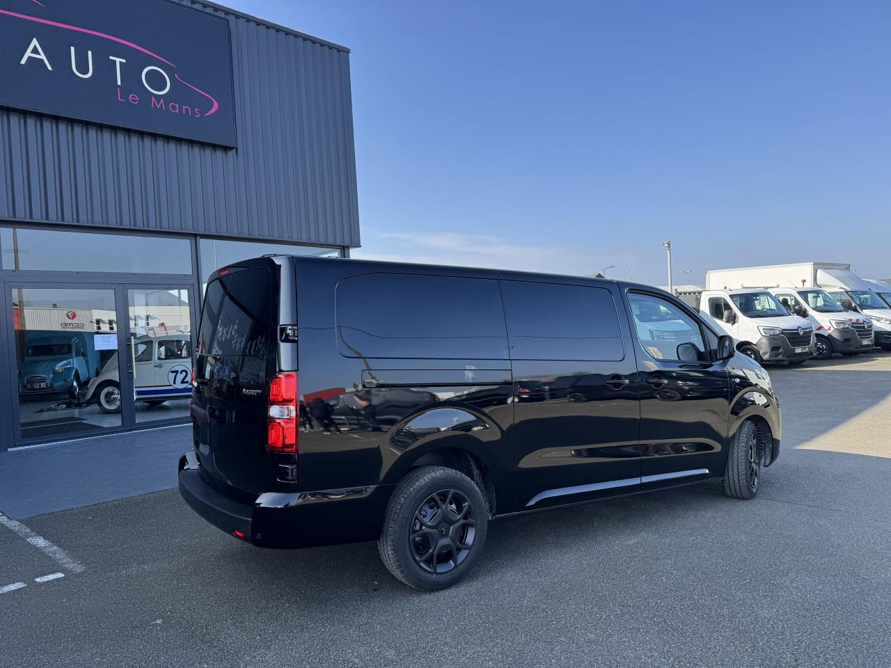 Citroen Jumpy 2 PLACES XL 2.0 BLUEHDI 180CH S&S PACK PREMIUM CONNECT EAT8 - فان: صور 5 Citroen Jumpy 2 PLACES XL 2.0 BLUEHDI 180CH S&S PACK PREMIUM CONNECT EAT8 - فان: صور 5