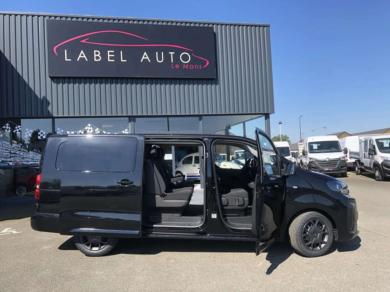 Citroen Jumpy XL 2.0 BLUEHDI 180CH S&S CABINE APPROFONDIE FIXE EAT8 - الشاحنات الصغيرة كابينة مزدوجة: صور 1 Citroen Jumpy XL 2.0 BLUEHDI 180CH S&S CABINE APPROFONDIE FIXE EAT8 - الشاحنات الصغيرة كابينة مزدوجة: صور 1