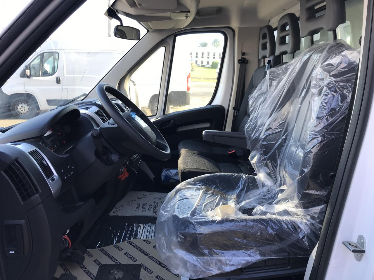 FIAT DUCATO 3T5 CAISSE + HAYON 2.3 MJT 140CH PRO LOUNGE - الشاحنات الصغيرة صندوق مغلق: صور 4 FIAT DUCATO 3T5 CAISSE + HAYON 2.3 MJT 140CH PRO LOUNGE - الشاحنات الصغيرة صندوق مغلق: صور 4