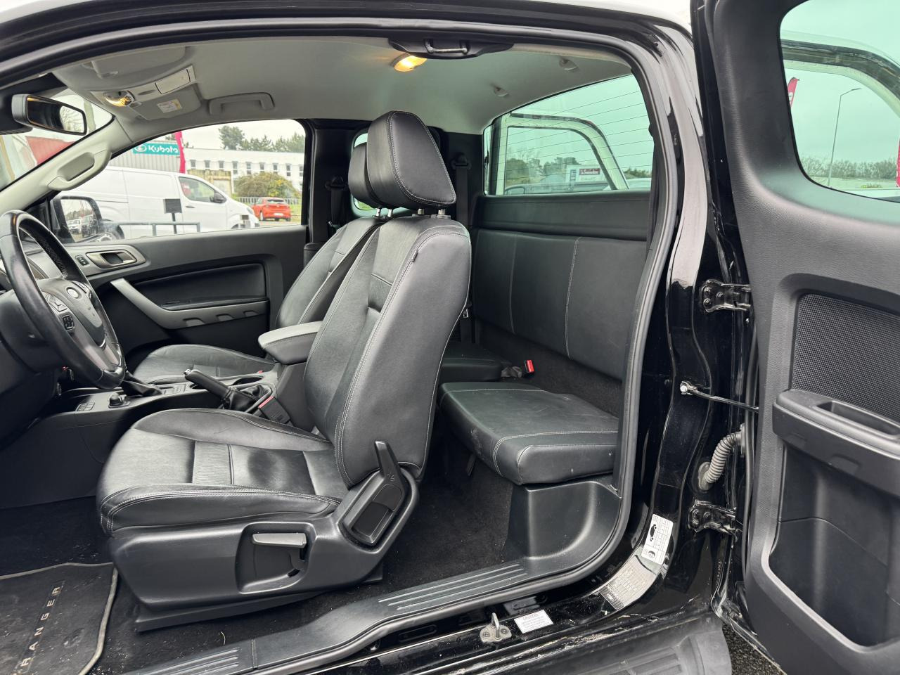 FORD RANGER 2.0 ECOBLUE 170CH SUPER CABINE XLT - شاحنة البيك أب: صور 4 FORD RANGER 2.0 ECOBLUE 170CH SUPER CABINE XLT - شاحنة البيك أب: صور 4