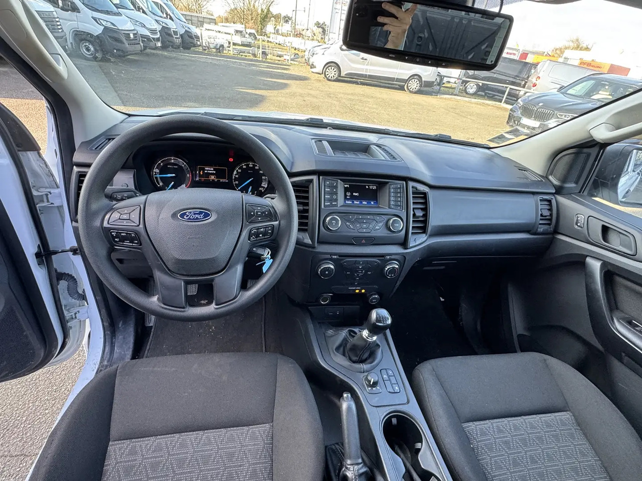 Ford Ranger 2.0 TDCI 170CH SIMPLE CABINE XL - شاحنة البيك أب: صور 3 Ford Ranger 2.0 TDCI 170CH SIMPLE CABINE XL - شاحنة البيك أب: صور 3