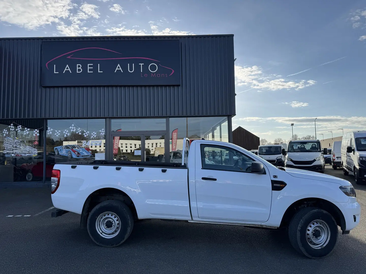 Ford Ranger 2.0 TDCI 170CH SIMPLE CABINE XL - شاحنة البيك أب: صور 1 Ford Ranger 2.0 TDCI 170CH SIMPLE CABINE XL - شاحنة البيك أب: صور 1
