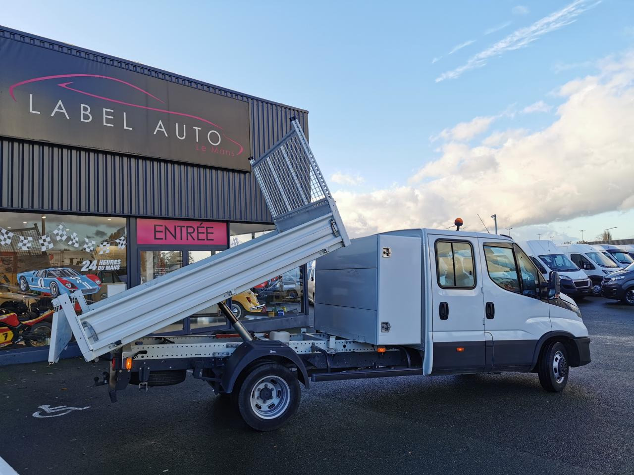 IVECO Daily 35 C 14H D/P S&S (Quad-Tor) CHASSIS DOUBLE CABINE 2014 35C/35S CHASSIS CABINE DOUBLE Chas - قلاب صغير, الشاحنات الصغيرة كابينة مزدوجة: صور 5 IVECO Daily 35 C 14H D/P S&S (Quad-Tor) CHASSIS DOUBLE CABINE 2014 35C/35S CHASSIS CABINE DOUBLE Chas - قلاب صغير, الشاحنات الصغيرة كابينة مزدوجة: صور 5