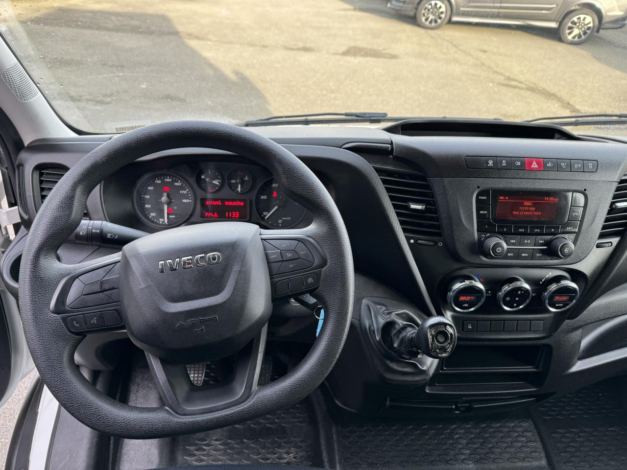 IVECO Daily 35C16 CAISSE HAYON 20M3 RJ 3.0L 160CH - الشاحنات الصغيرة صندوق مغلق: صور 4 IVECO Daily 35C16 CAISSE HAYON 20M3 RJ 3.0L 160CH - الشاحنات الصغيرة صندوق مغلق: صور 4