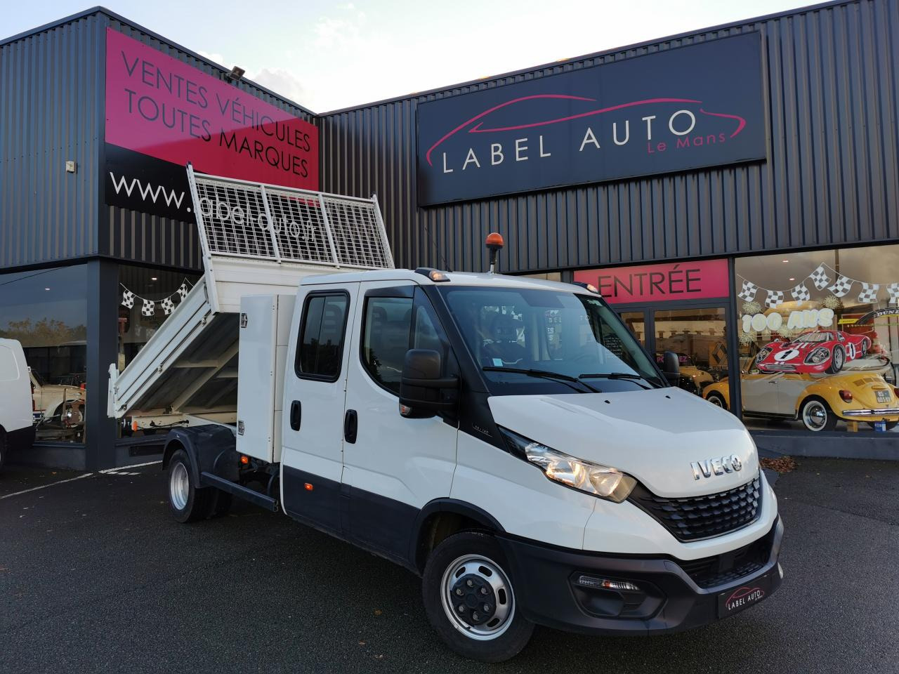 IVECO daily 35C14 BENNE COFFRE DOUBLE CABINE 6 places - قلاب صغير: صور 1 IVECO daily 35C14 BENNE COFFRE DOUBLE CABINE 6 places - قلاب صغير: صور 1