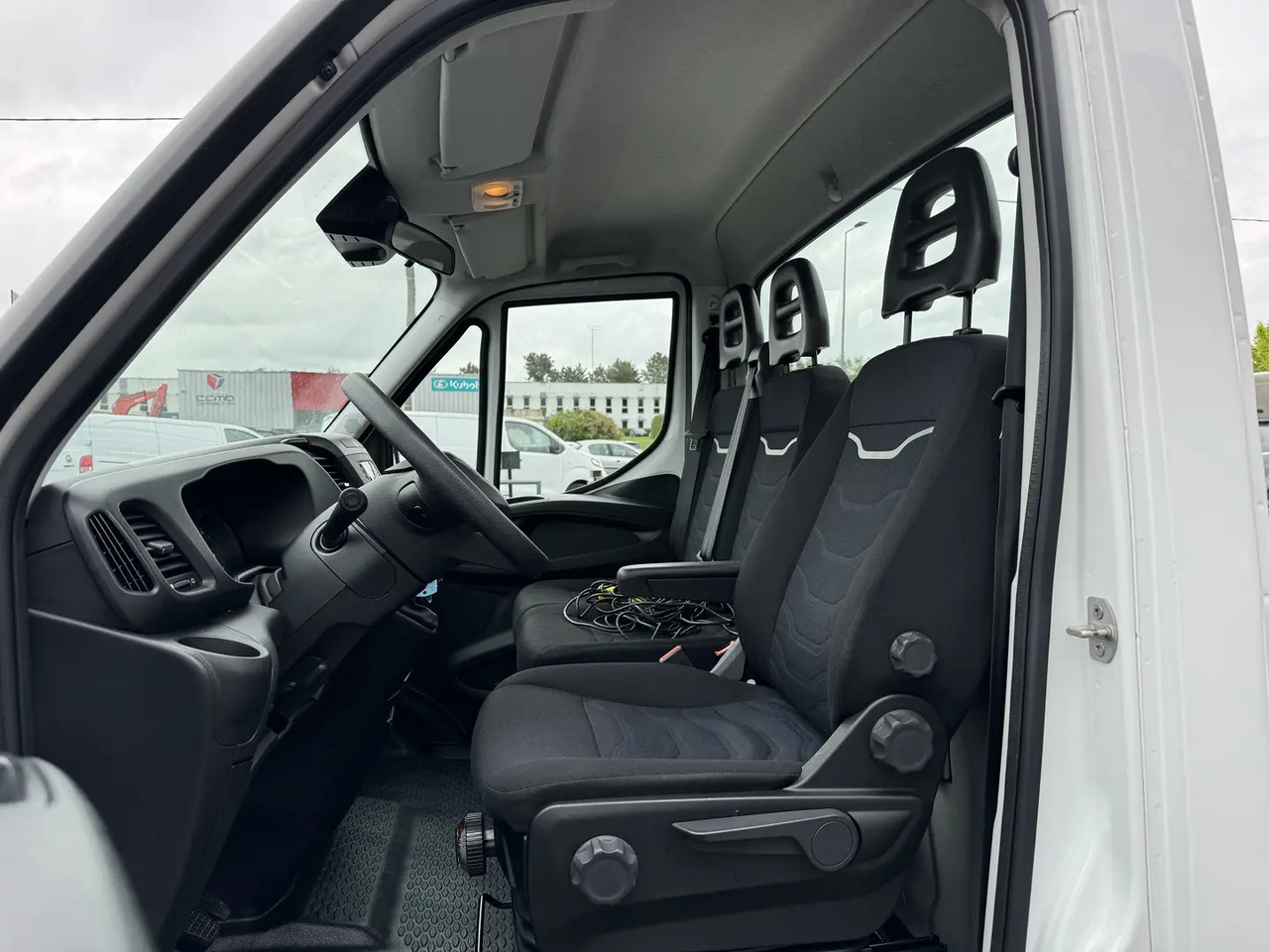 Iveco Daily 35C16H3.0 EMPATTEMENT 4100 - سيارة السحب للتصليح: صور 5 Iveco Daily 35C16H3.0 EMPATTEMENT 4100 - سيارة السحب للتصليح: صور 5
